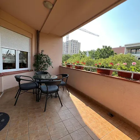 Luxurious Oasis アパート *