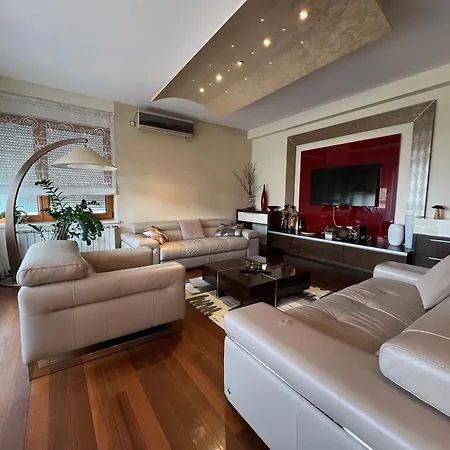 Luxurious Oasis *